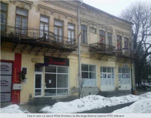 Casa în care s-a născut Eminescu, sală de păcănele şi magazin second-hand   